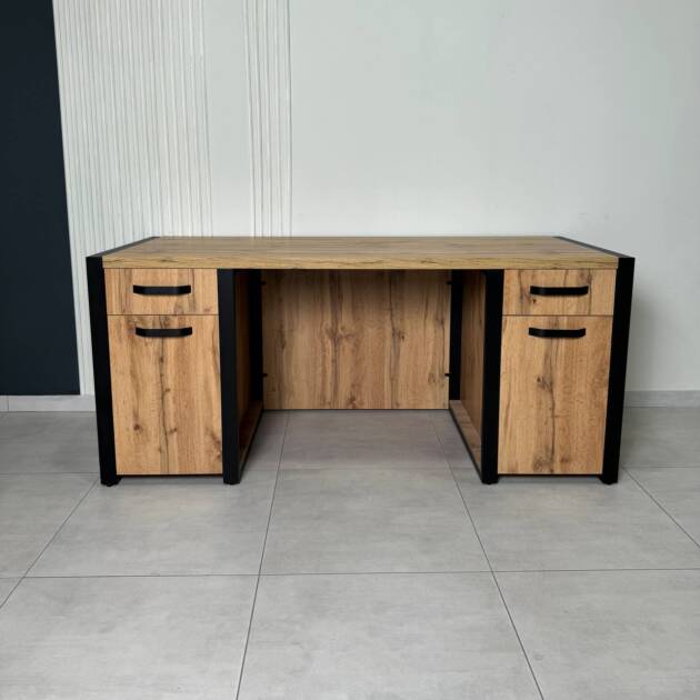 Стіл LOFT керівника 1700